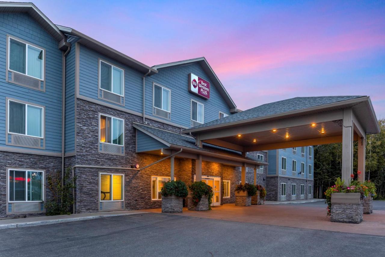 Best Western Plus Chena River Lodge Fairbanks Exterior photo